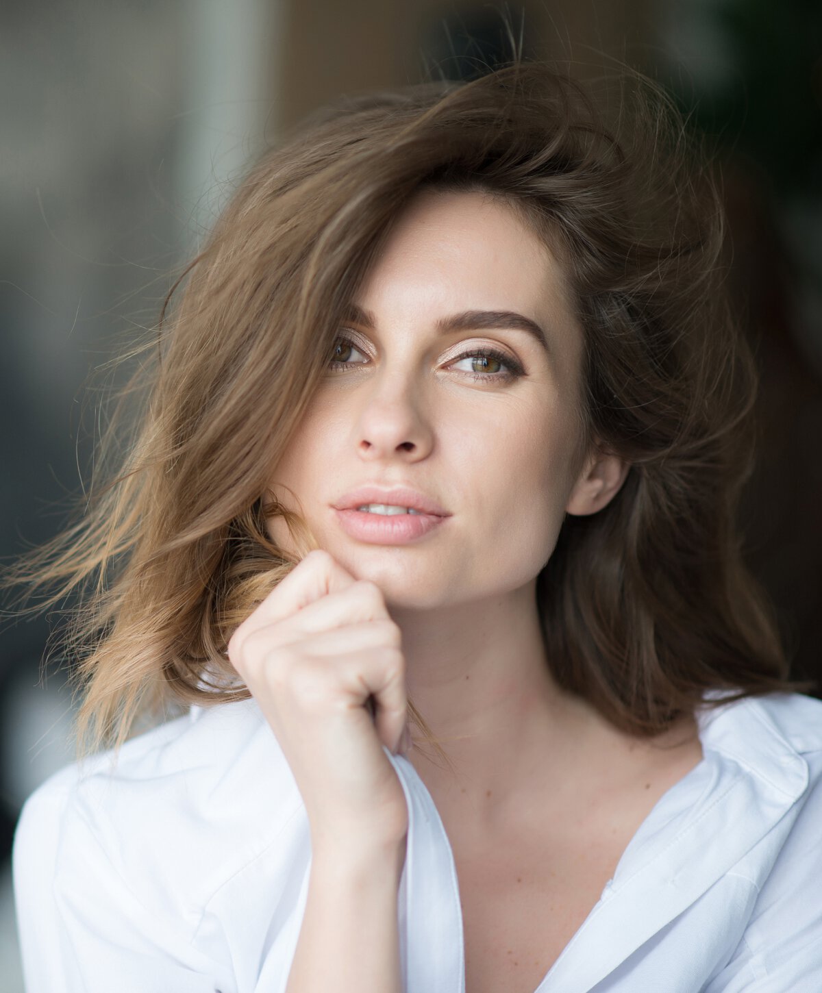 Murrieta Medspa model wearing a white shirt